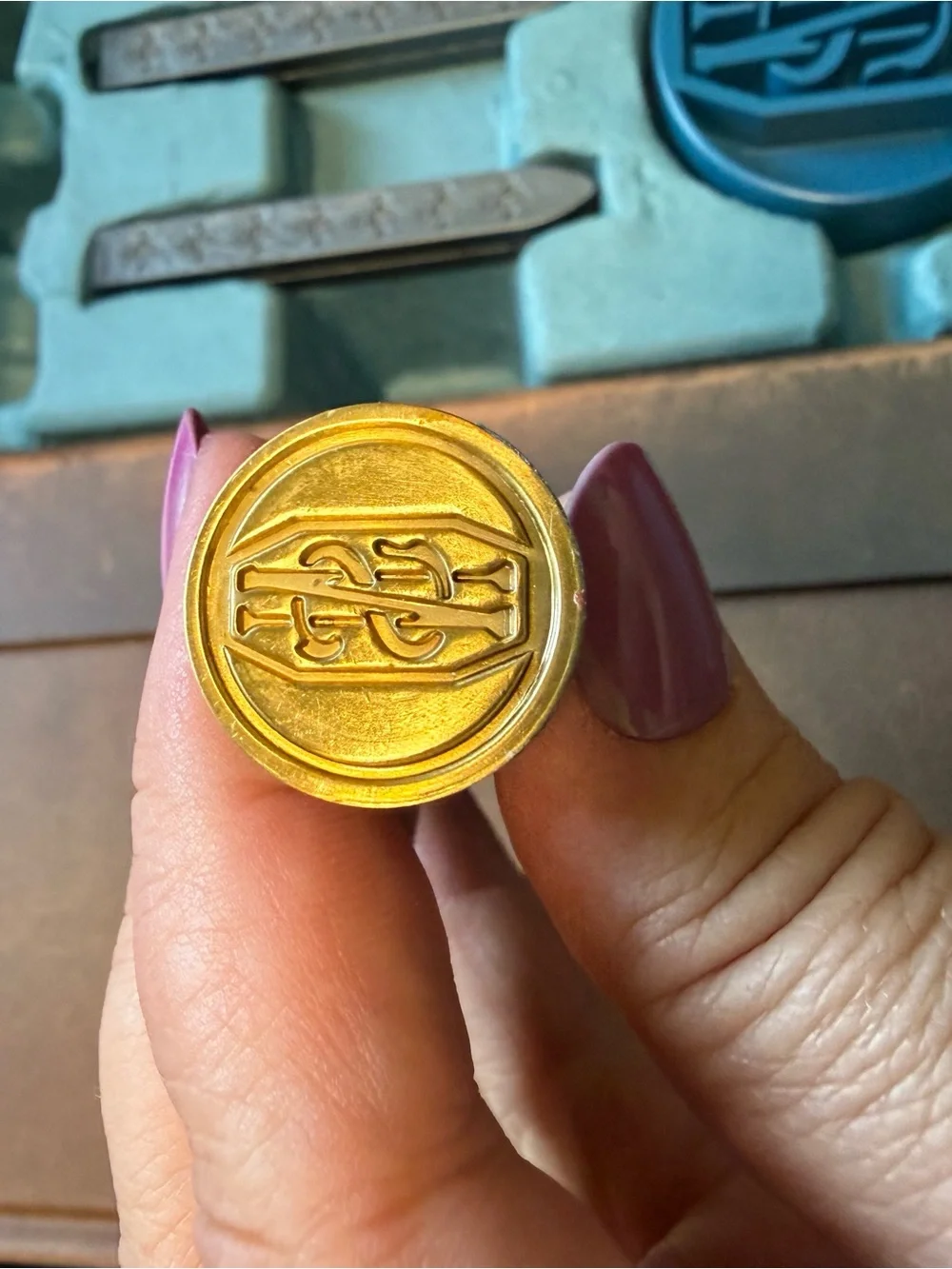 Newt Scamander Wax Seal Kit with Journal & paperweight - NEW IN DECORATIVE BOX